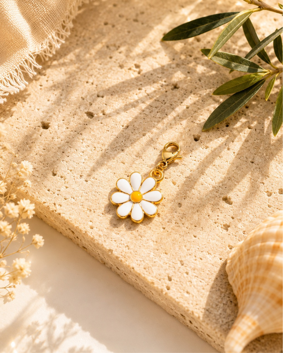Charm MARGUERITE